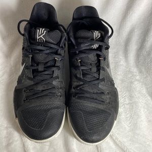 kyrie irving basketball shoes